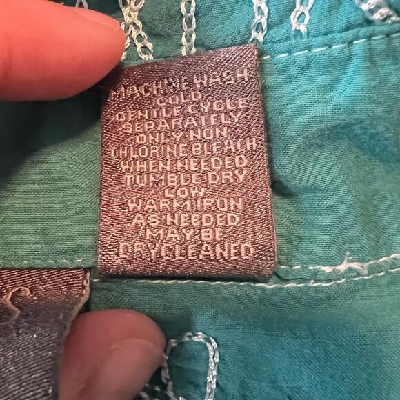 3 for $30! Chicos embroidered button down shirt - Picture 3 of 10